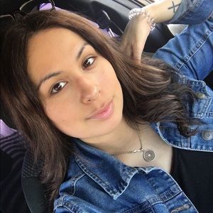 Meet your Posher, Vicky